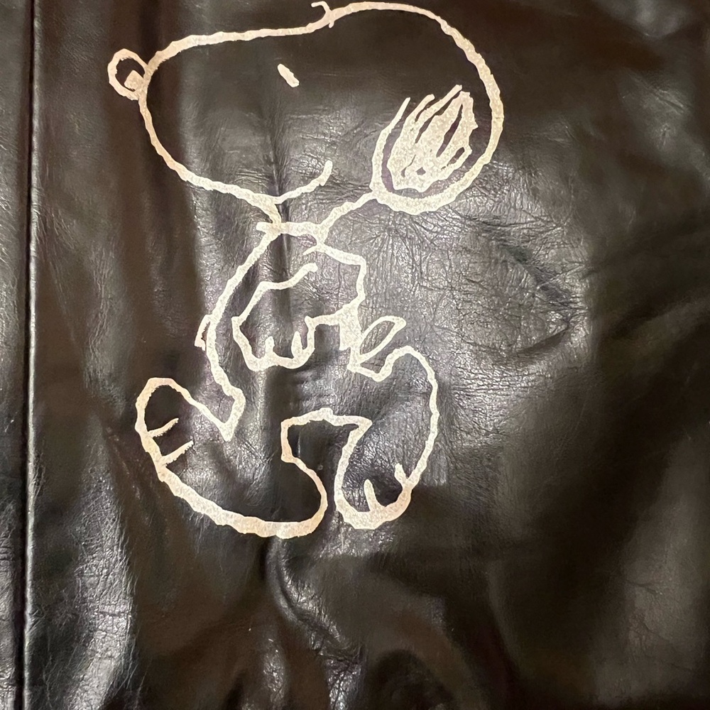 Snoopy Black Tote Bag with Iconic Character Print - Picture 4 of 9